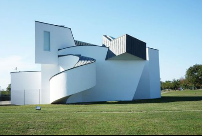 フランク・ゲーリーが建設された建物です。